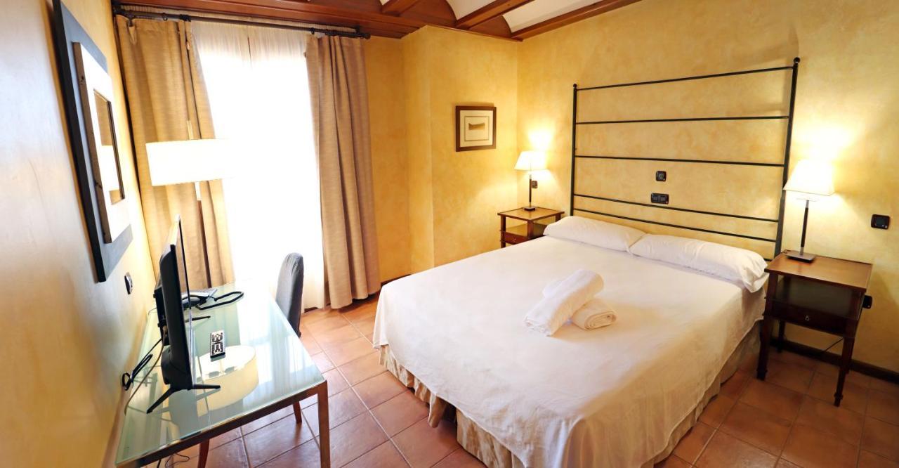 Hospederia Palacio Papa Luna Illueca Extérieur photo