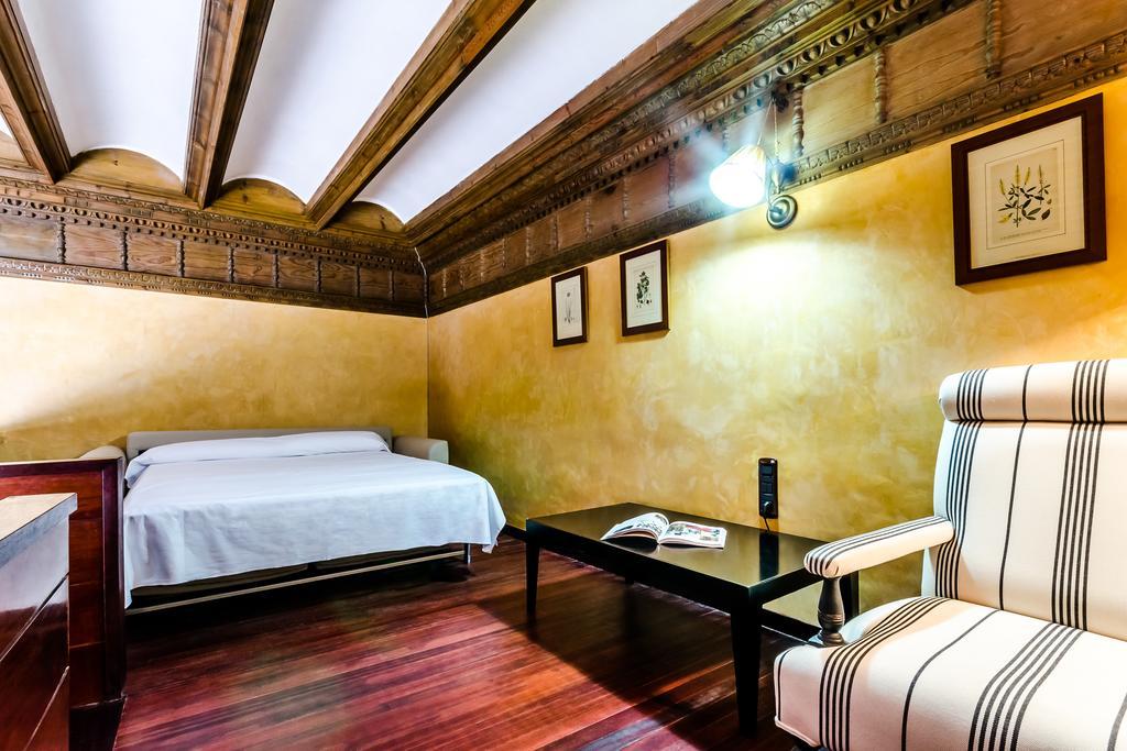Hospederia Palacio Papa Luna Illueca Extérieur photo
