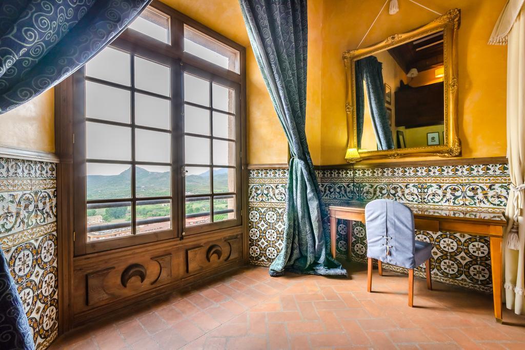 Hospederia Palacio Papa Luna Illueca Extérieur photo